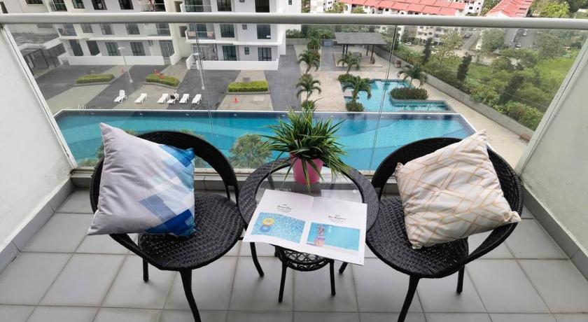 B1105 The Platino Paradigm mall NETFLIX!!big Balcony swimming pool View by STAY photo