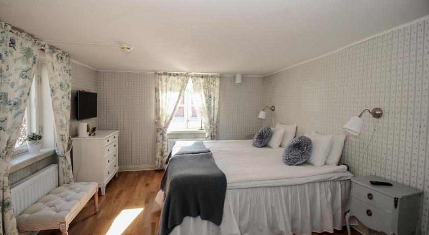 Image of Twin Room 1