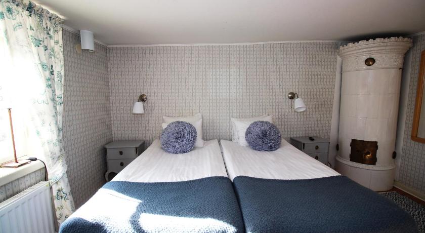 Image of Twin Room 3