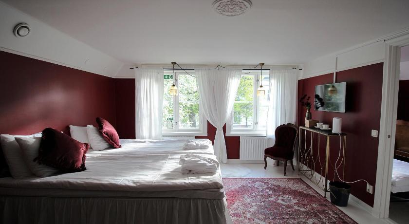 Image of Deluxe Suite 1