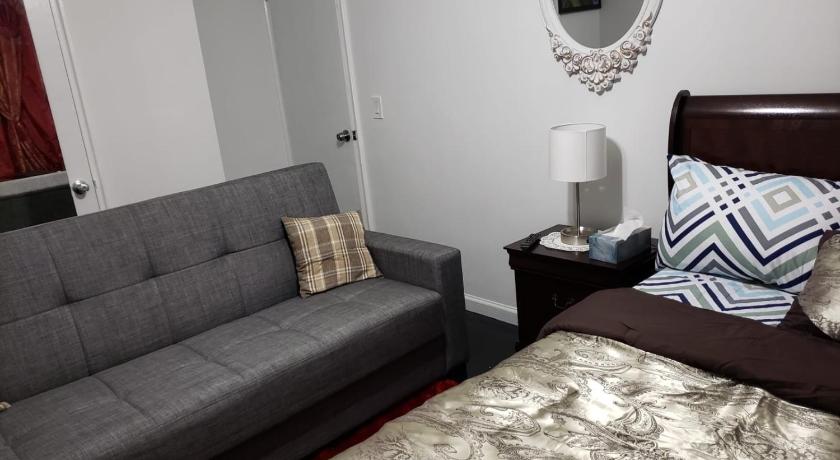 BiverlyHills Holiday Home photo