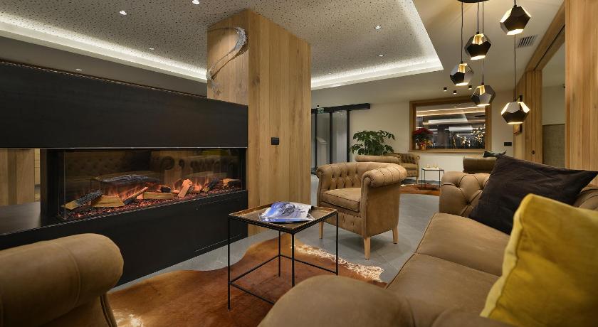 Hotel Bucaneve photo
