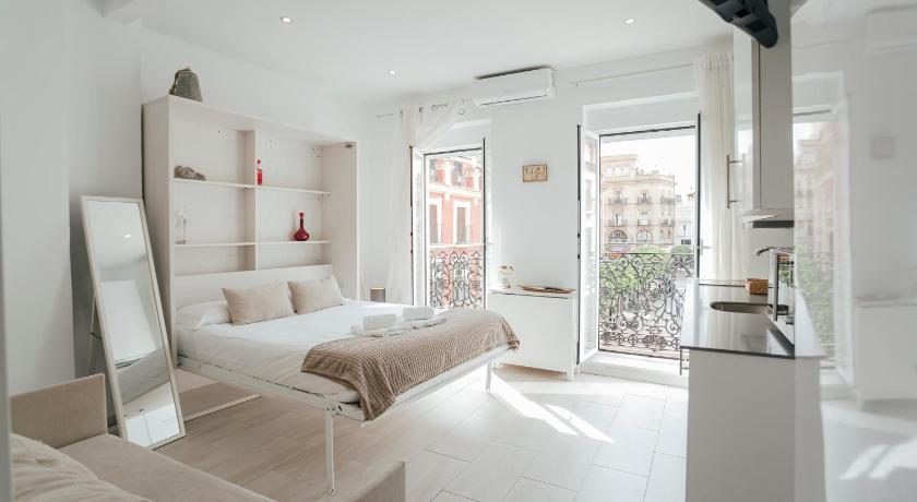 One&amp;Lux El Salvador - Central Studio with a Stunning View — Hotel in Seville