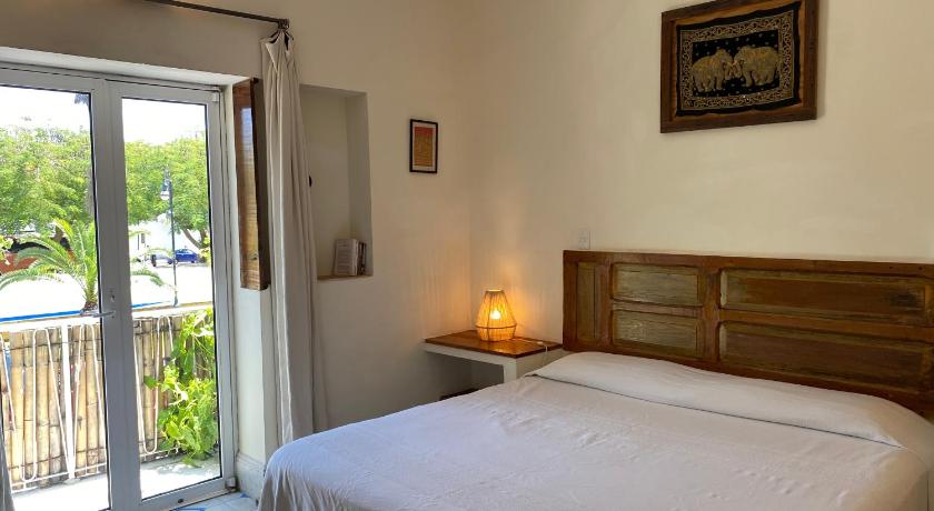 Image of King Room with Park View 14