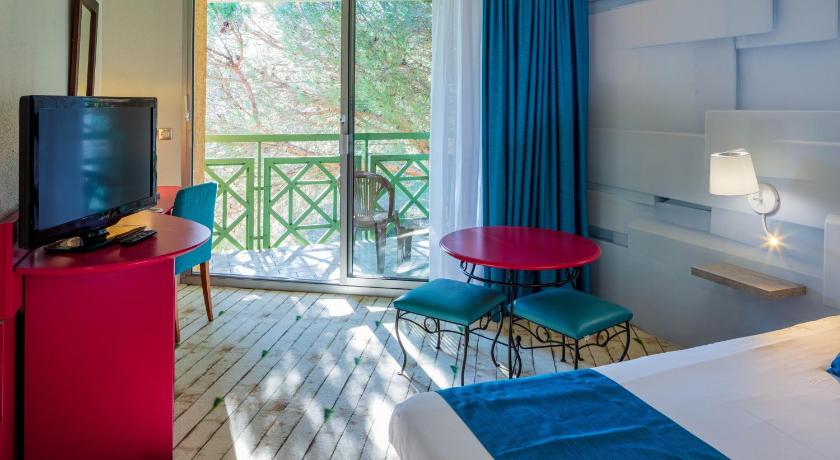 Image of Double Room with Garden View and Spa Access Included 5
