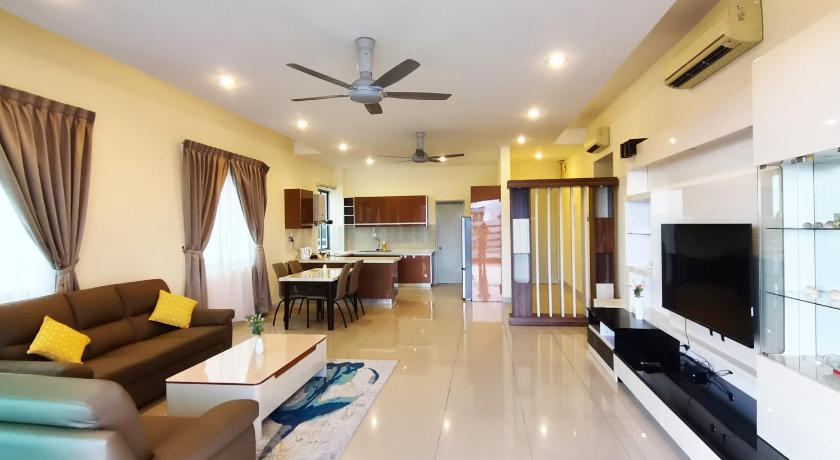 New! Deluxe Sunrise Suite 2000 sqft Imago Loft B 3 bedrooms side seaview above Imago Shopping Mall — Hotel in Kota Kinabalu