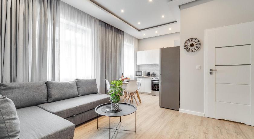 Central Platinum Apartments 28 z balkonem