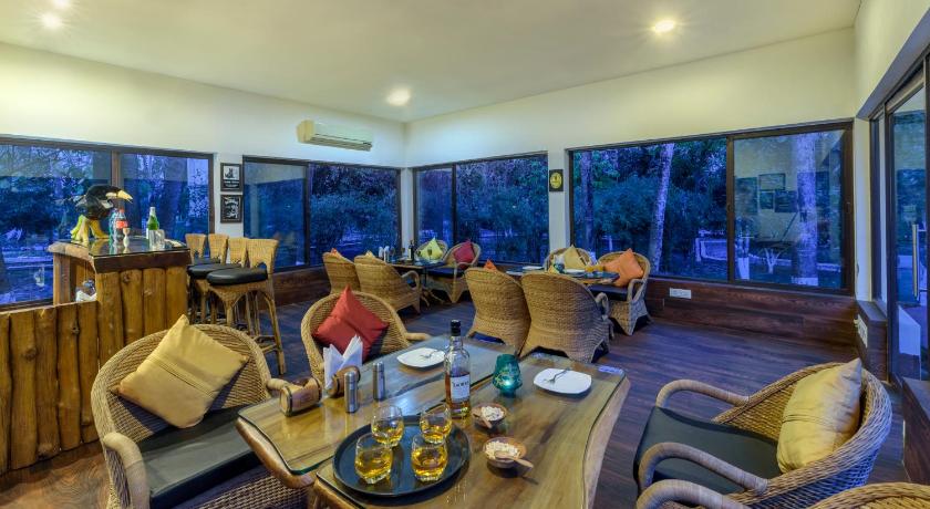 ダウサ The Riverwood Forest Retreat- Dooars 4つ星 ホテル レストラン