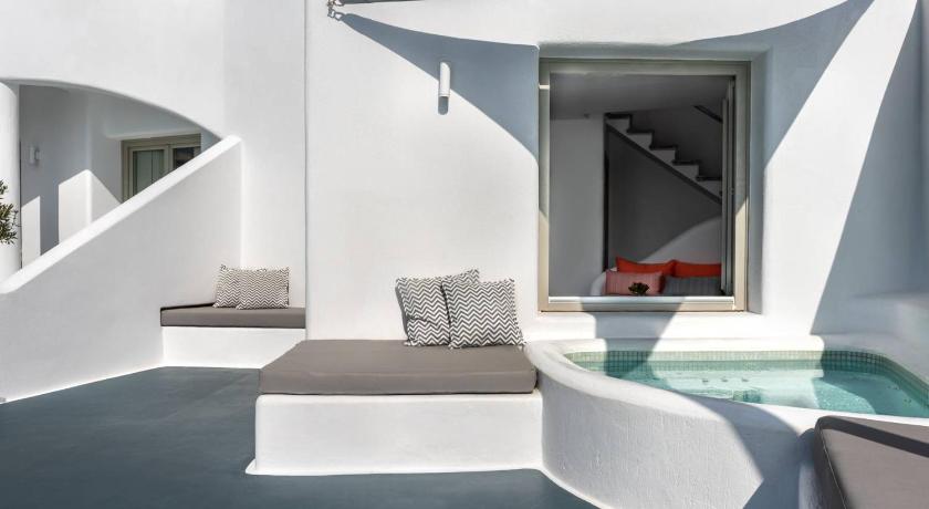 Image of Premium Suite with Outdoor Hot Tub and Caldera View 11