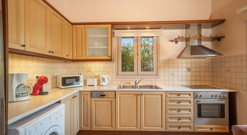 Image of Three-Bedroom House 8