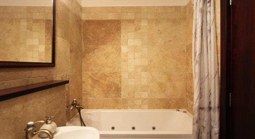 3 BR apartment with swimming pool in Boka Gardens complex photo