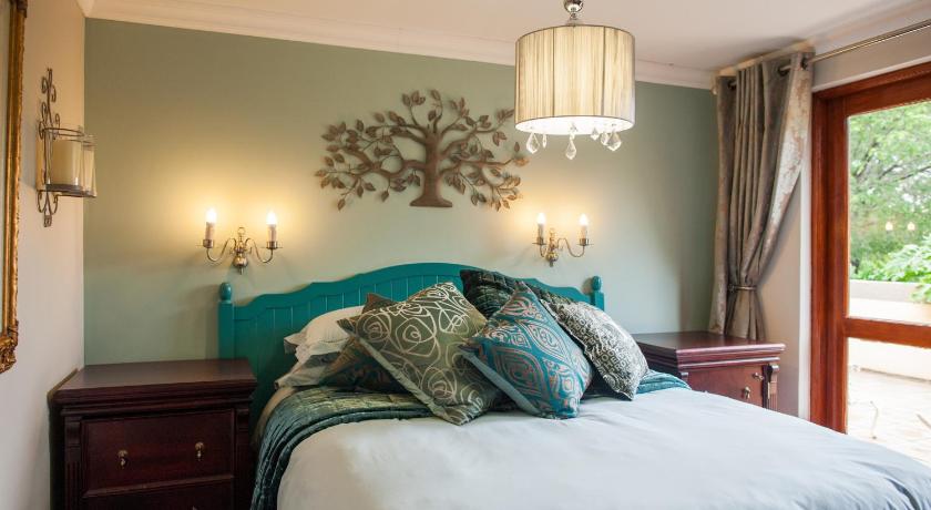 Strawberry Fields Country Manor Guest House photo