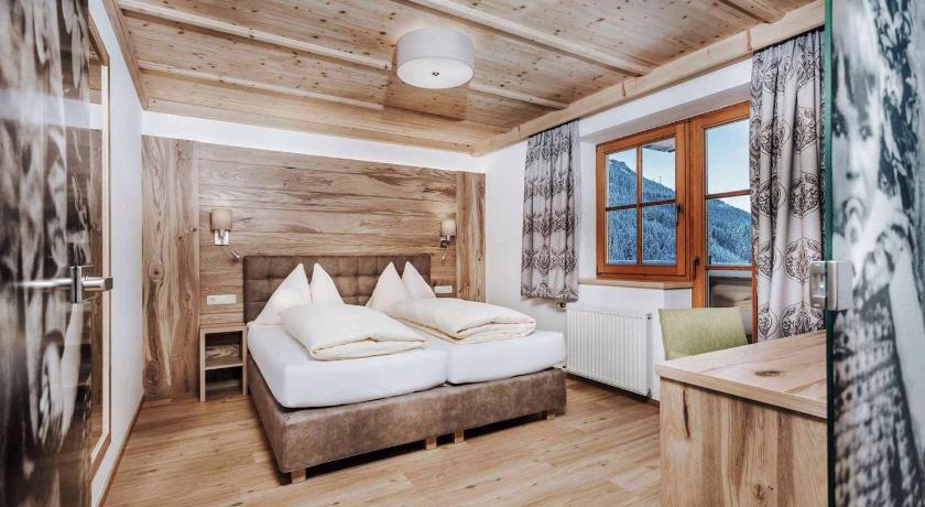 Image of Deluxe Family Room - Annex 3