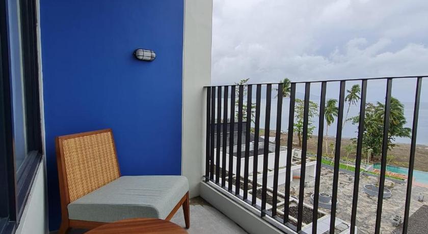Tahuna Beach Hotel and Resort photo