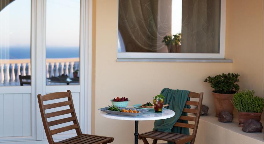 PITHOS MODERN APARTMENTS photo