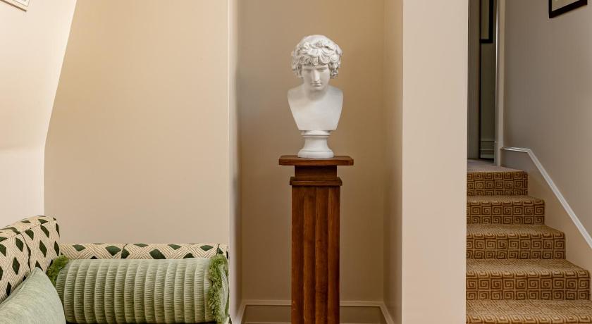 Image of Suite 6