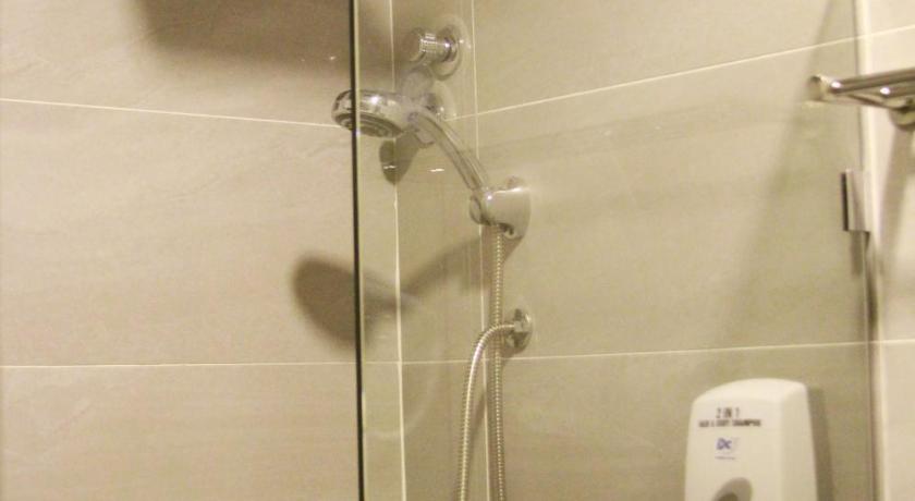 Image of Deluxe Double Room with Window 11