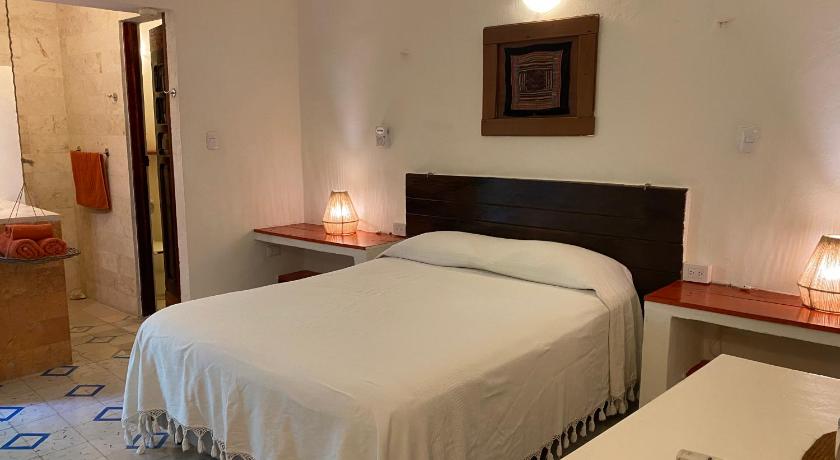 Image of Queen Room with Patio View 9