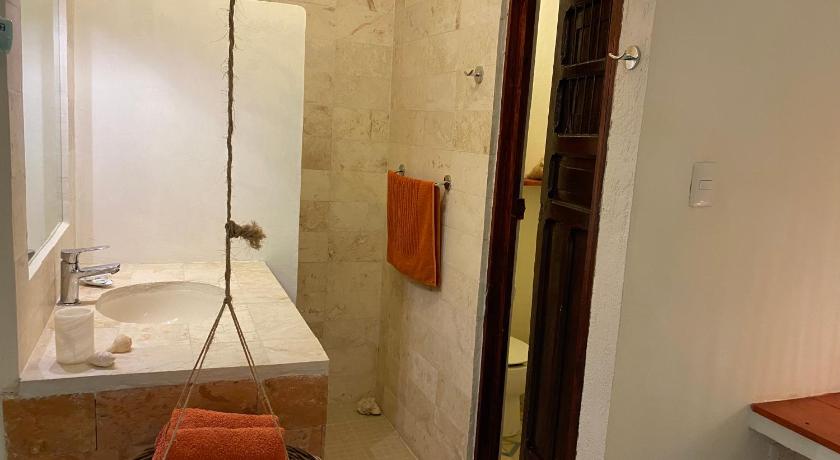Image of Queen Room with Patio View 12