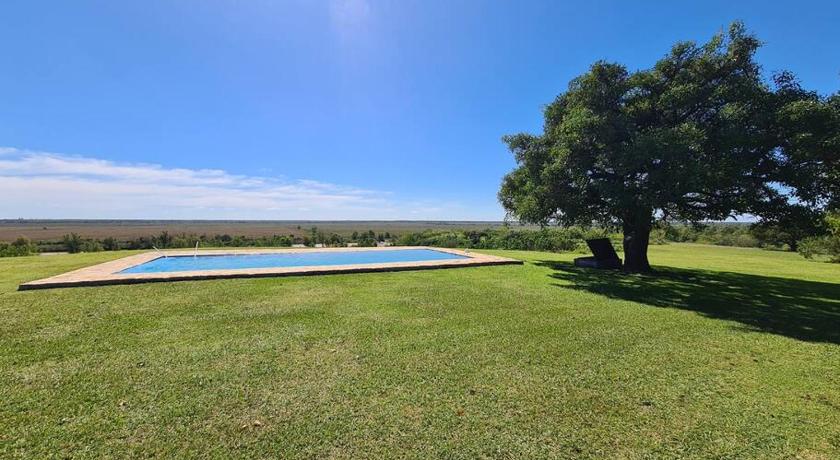 Simonetta CASA DE CAMPO CON VISTA AL RIO photo