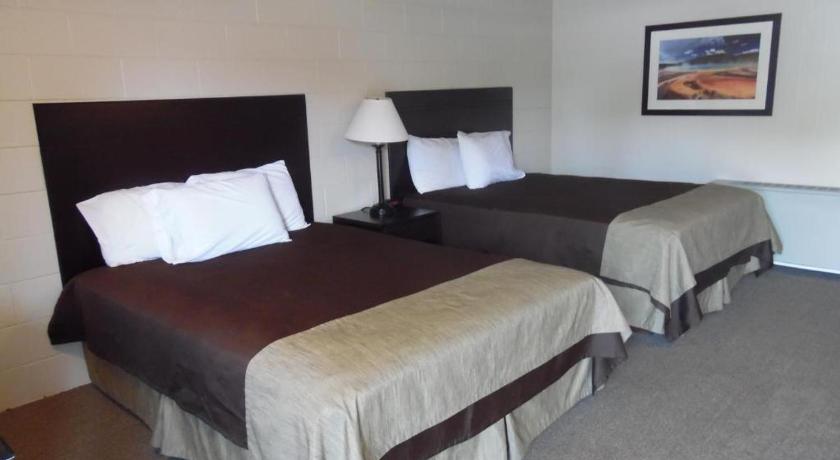 Yellowstone Motel photo
