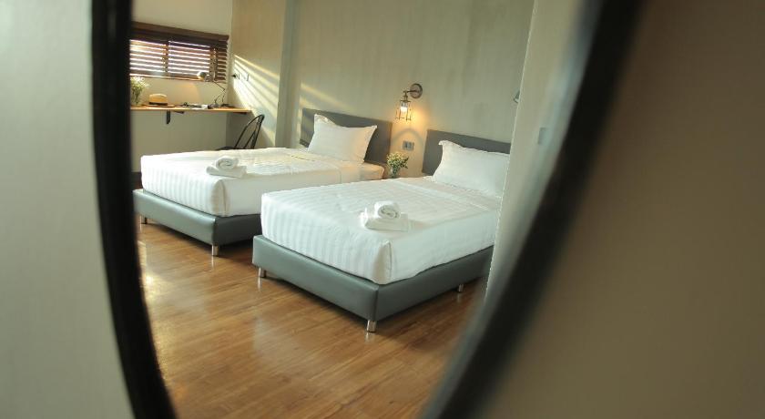 Image of Superior Twin bed 4