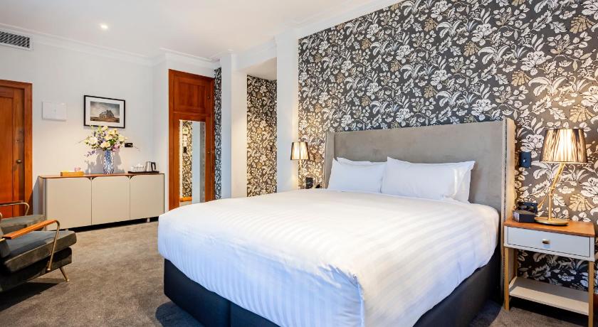Image of Superior King Room 0
