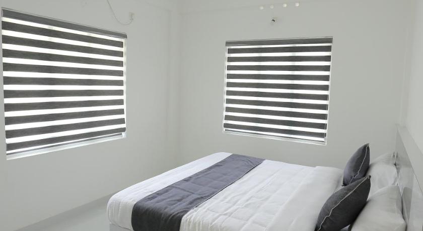 Yelza Hotel and Residence — Hotel in Kochi
