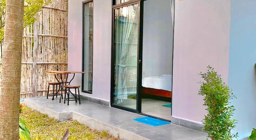 Kampot River Bungalow by MAMA photo