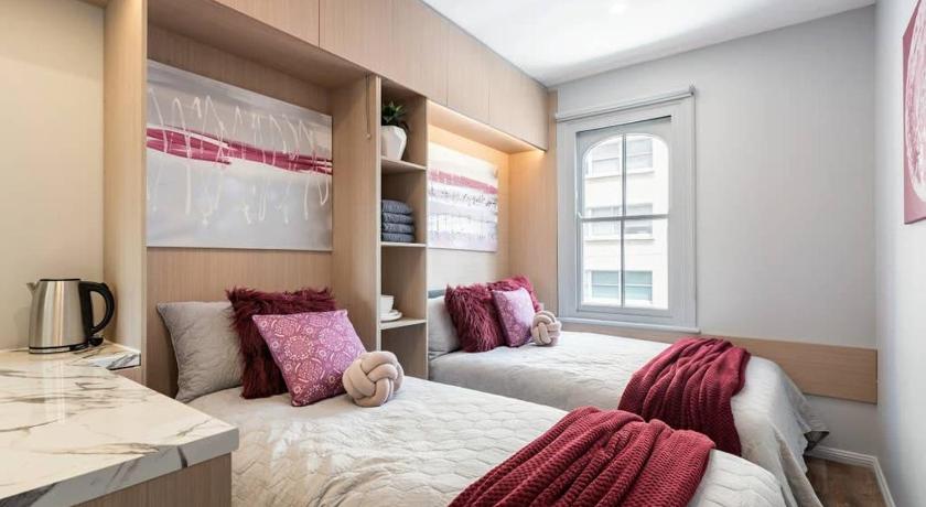 Private Triple Room in Sydney City Near TrainBus UTS DarHar&amp;ICC&amp;ChinaTown - ROOM ONLY — Hotel in Sydney