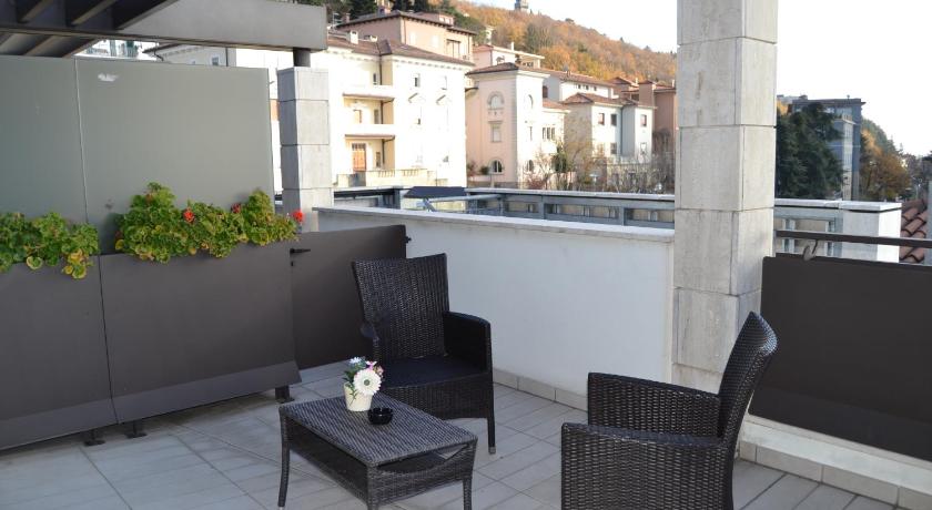 Hotel Joli photo
