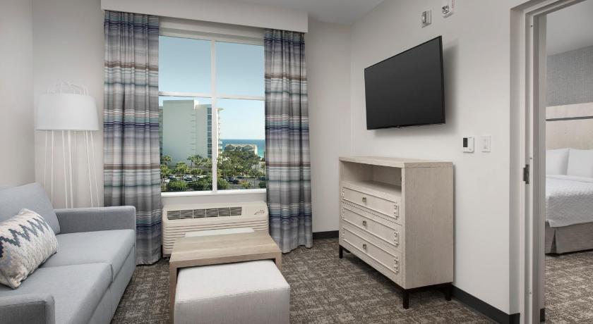 Image of 2 Queen Beds Suite Partial Gulf View 10