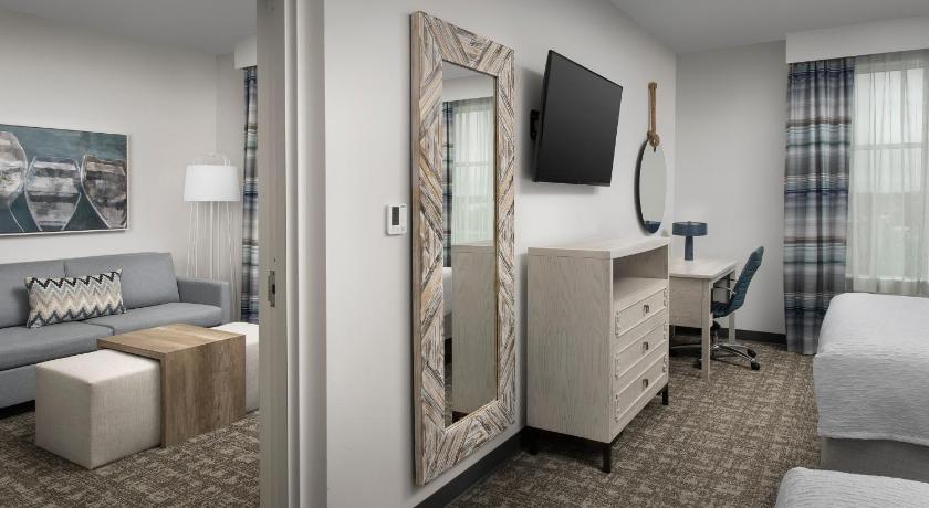 Image of 2 Queen Beds Suite Partial Gulf View 6