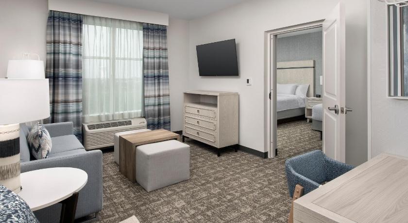 Image of 2 Queen Mobility Accessible Bathtub Suite 0