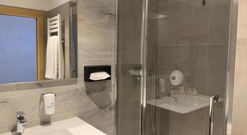 Hotel Lavaredo photo