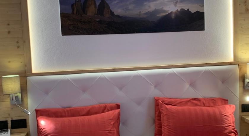 Hotel Lavaredo photo