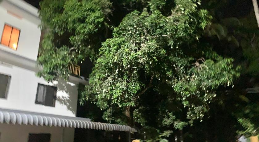 Airavatham Apartments photo