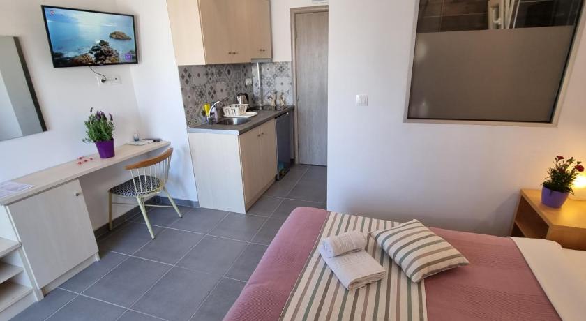Ammos Hotel — Hotel in Agia Triada (Thessaloniki)