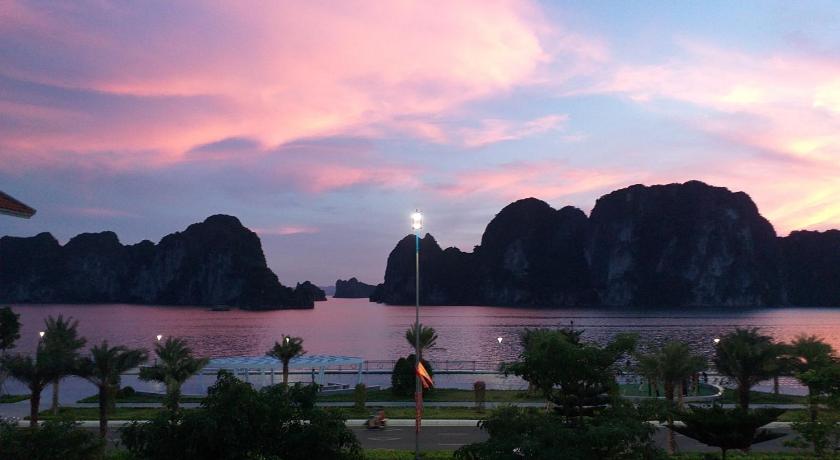 Ha Long Lily Homestay photo