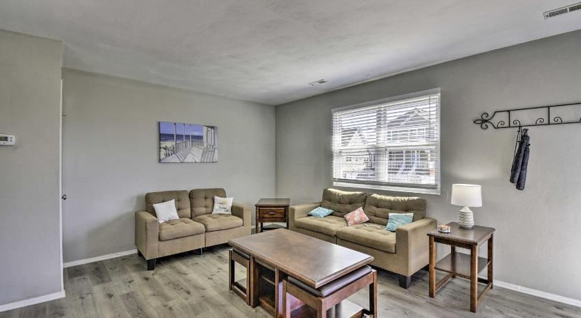 Norfolk Home with Private Yard - Walk to Beach! — Hotel in Norfolk (VA)
