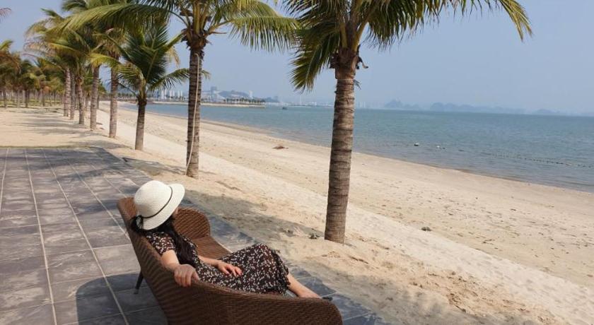 Golden Palm HaLong Hotel photo