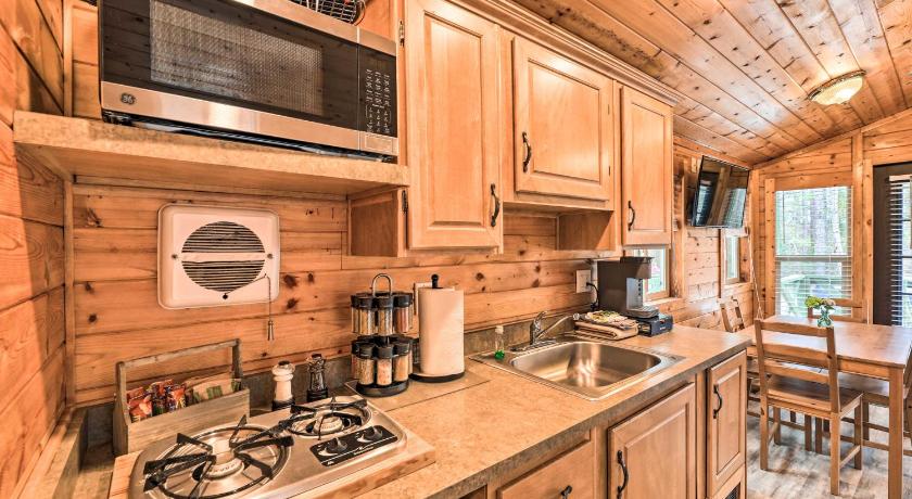 Beautiful New Bern Studio Cabin with Fire Pit! photo