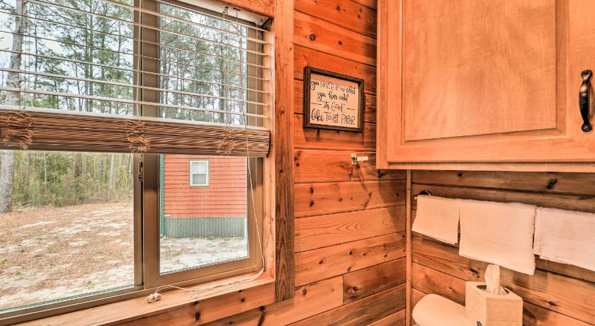 Beautiful New Bern Studio Cabin with Fire Pit! photo
