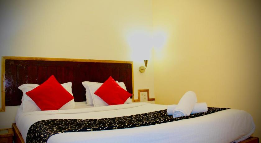 Image of Deluxe Double Room with Balcony 5
