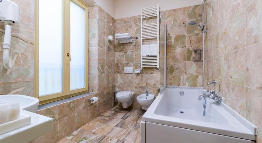 Hotel Art Atelier photo