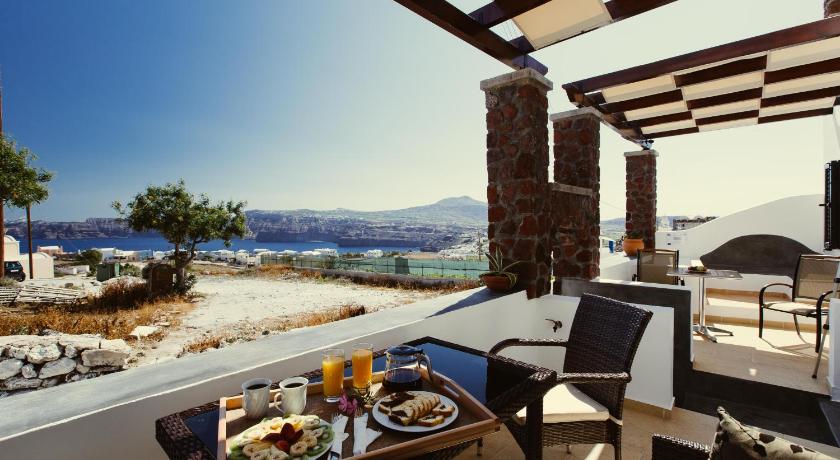Aelia Suites — Hotel in Santorini
