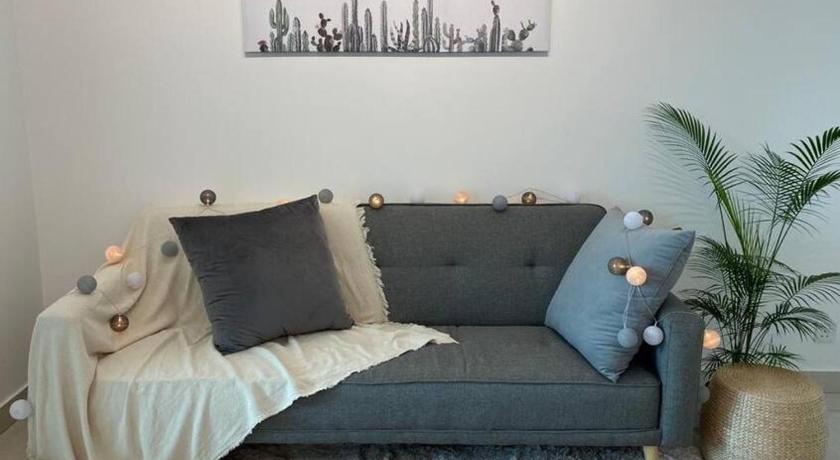 C0509 MUJI STYLE STUDIO Almas 100mbps Pool View Netflix By STAY — Hotel in Johor Bahru