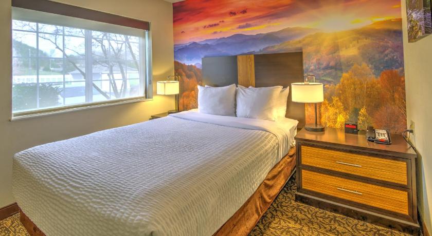 Image of 1 Queen Bed, Suite, Nonsmoking 1