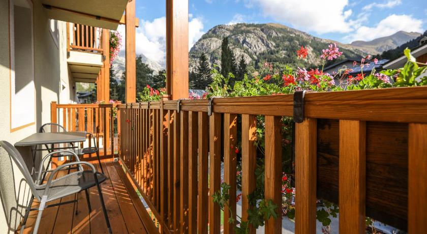 Hotel Crampon photo