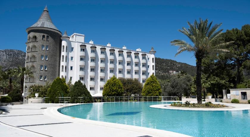 X Life Hotel Sarıgerme 18 - Adult Hotel — Hotel in Dalaman